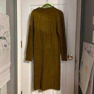 Green long sleeve dress